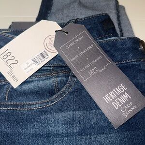 NWT sz 10 Skinny Crop Denim pants
